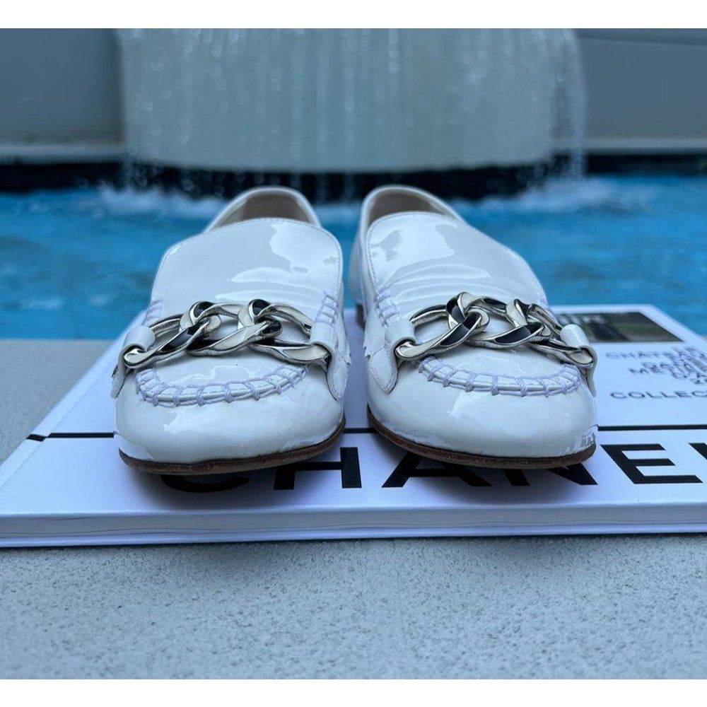Authentic CHANEL Mocassin White Chain Link Leather CC Logo Loafers Size IT37 - Picture 3 of 14